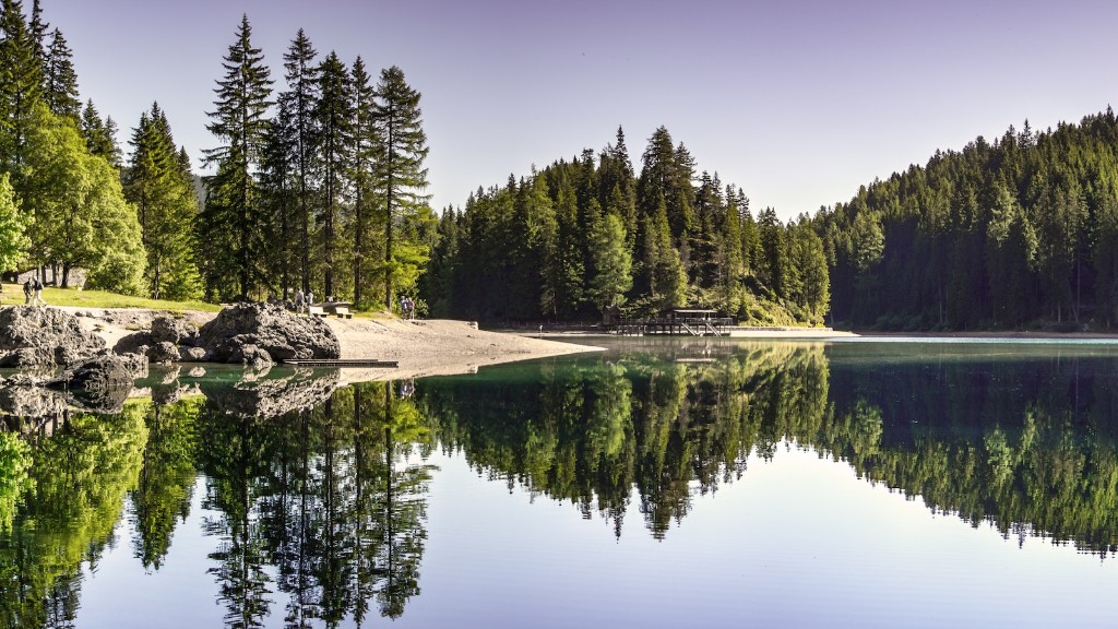 Can you go to ghost ship island in crater lake?