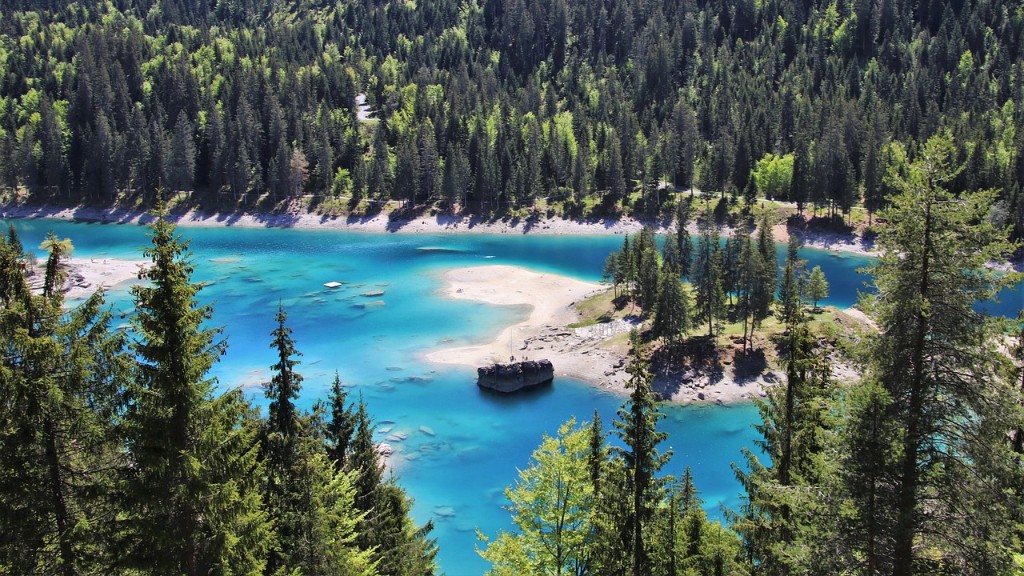 What national forest is crater lake?